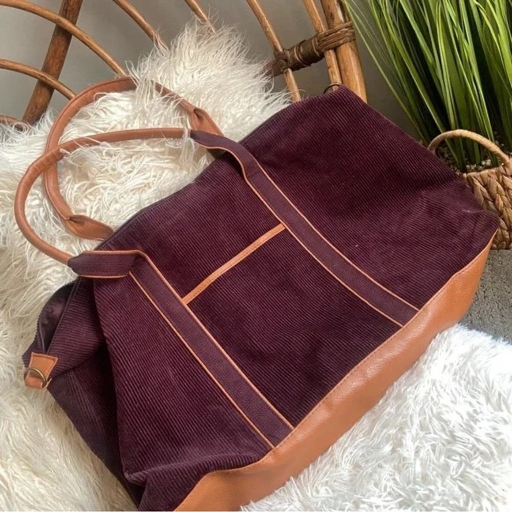 DSW Extra Large Duffle Bag EUC